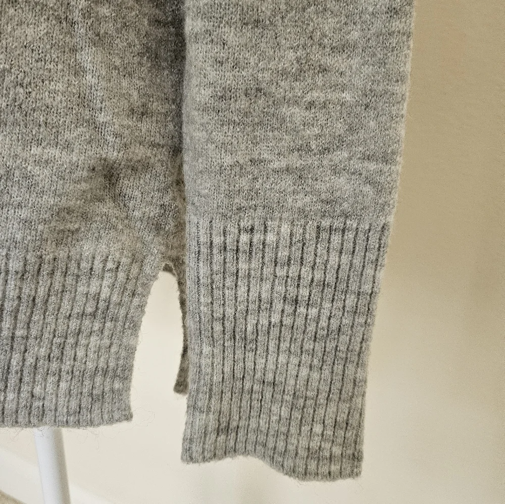 GAP Multi Stripe Sweater Gray And Pink